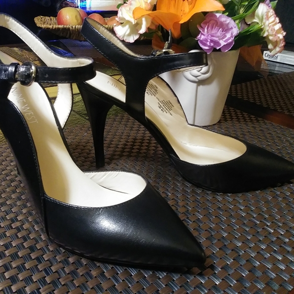 Nine West size 7.5 M.genuine leather.New in box. - Picture 1 of 13